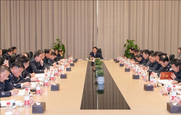 省司法厅党委召开理论学习中心组学习会